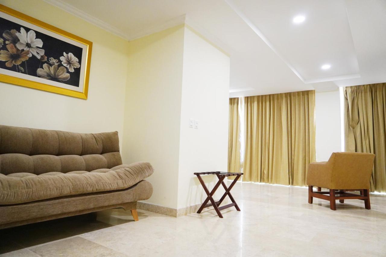 Real De La Pena Hotel 2 เอเซเกียล มอนเตส ภายนอก รูปภาพ